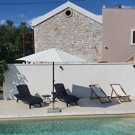 Villa Santa Eufemia Sutomiscica Eksteriør billede