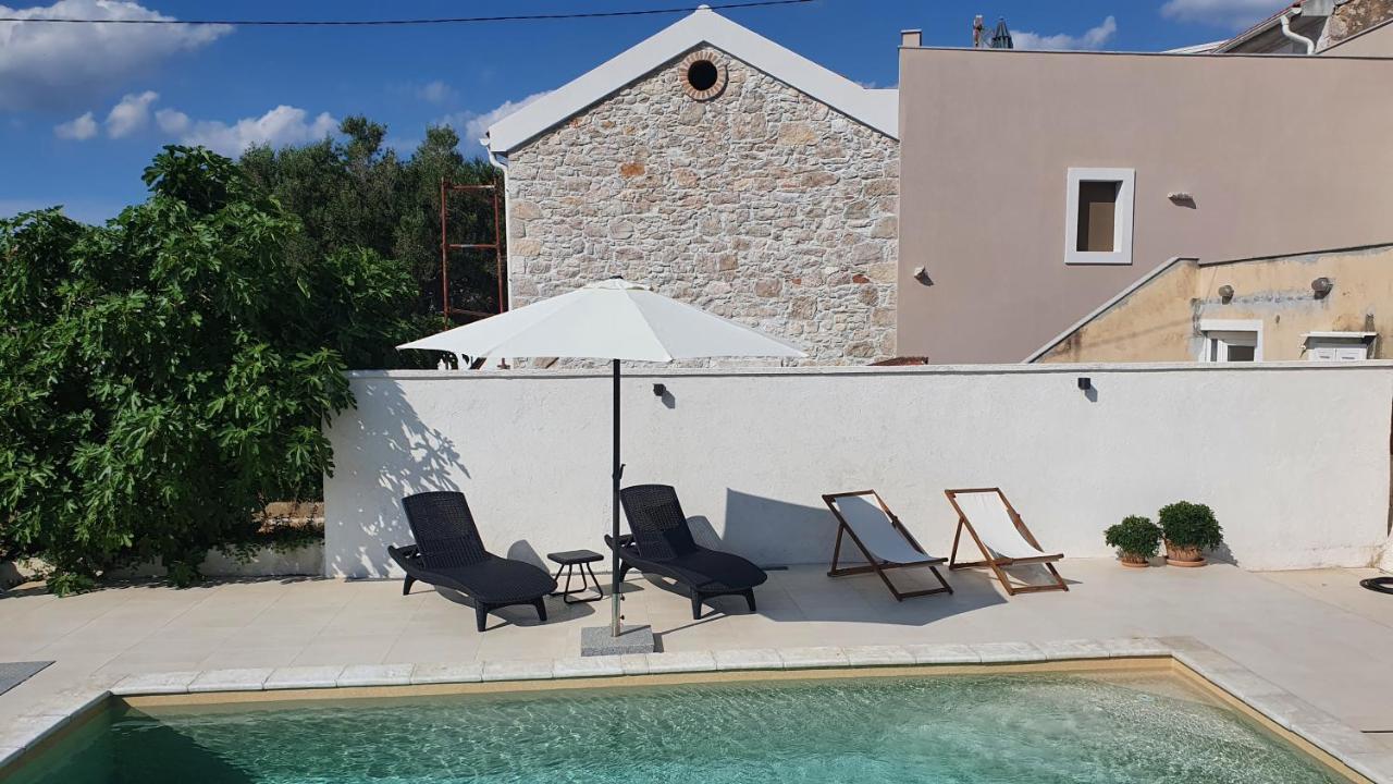 Villa Santa Eufemia Sutomiscica Eksteriør billede