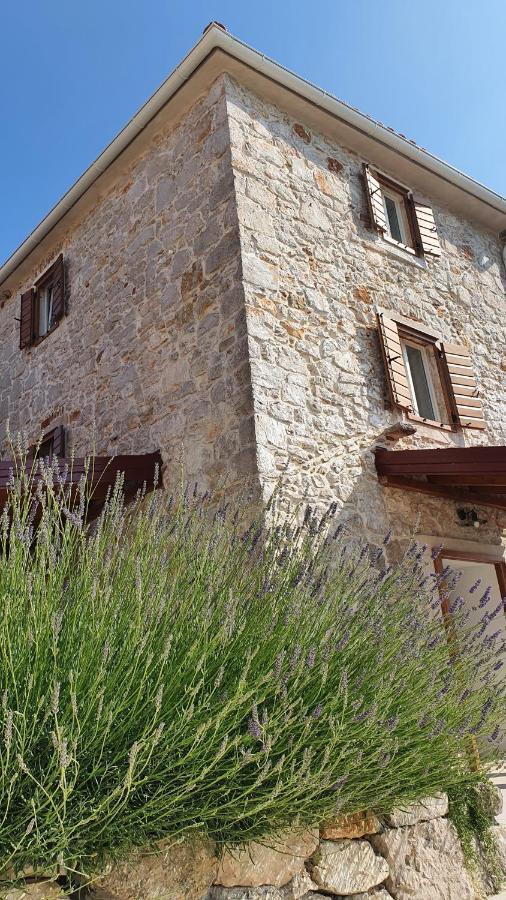 Villa Santa Eufemia Sutomiscica Eksteriør billede