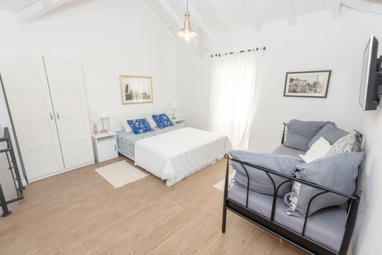 Villa Santa Eufemia Sutomiscica Eksteriør billede